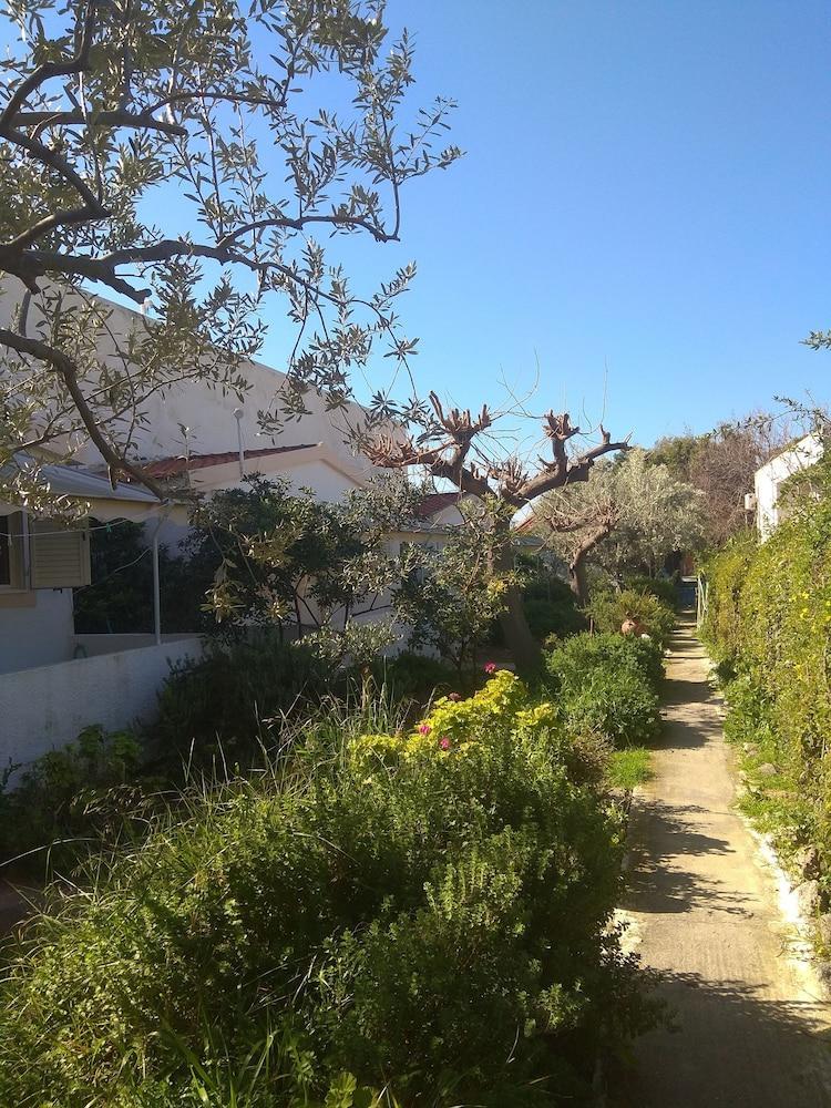 Aegina Roula'S Rooms מראה חיצוני תמונה